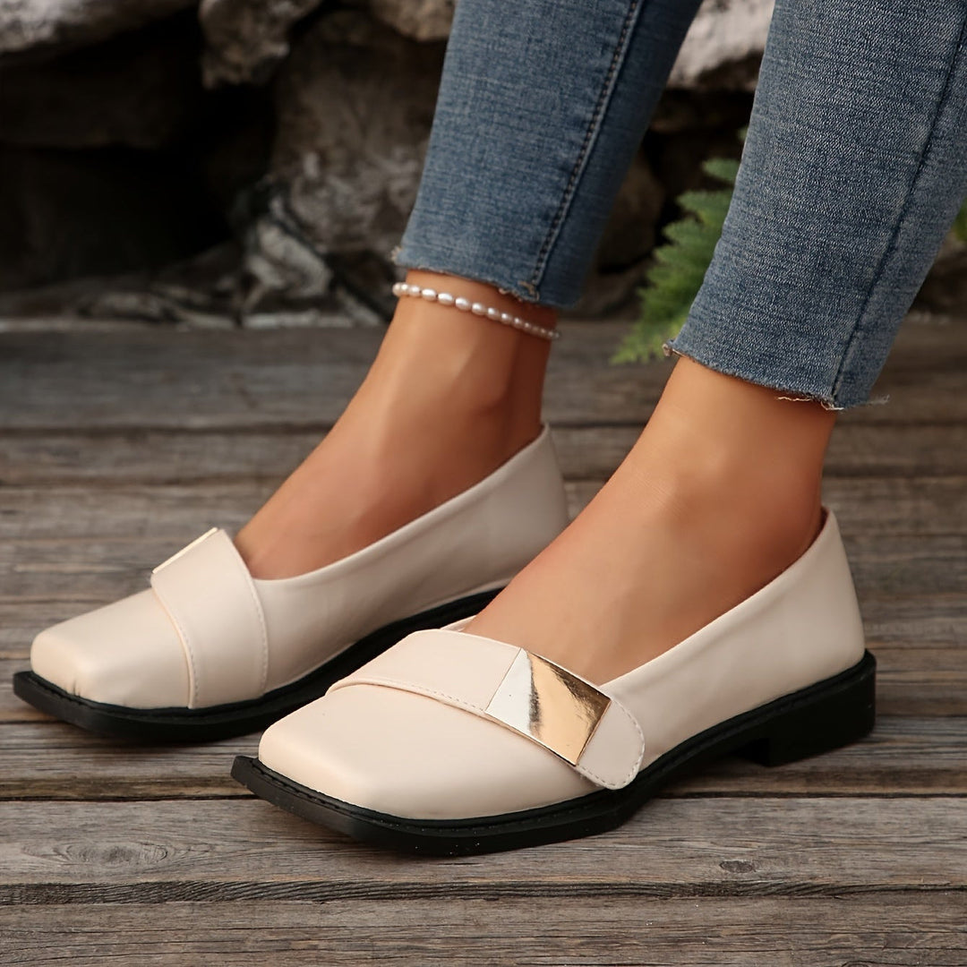 Elora Black Flats for Women - All-Day Comfort & Chic Design