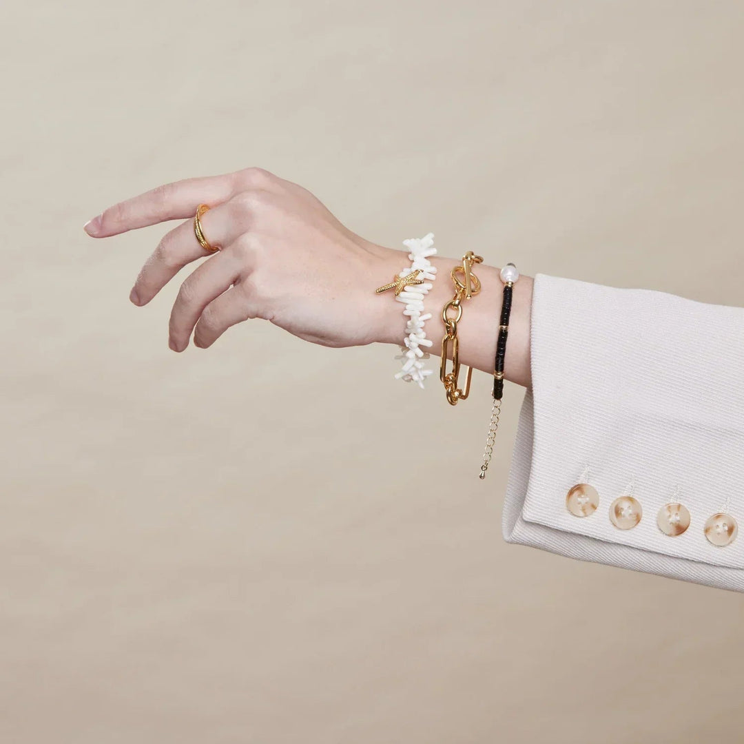 Link™ | Elegant Gold T-Bar Bracelet