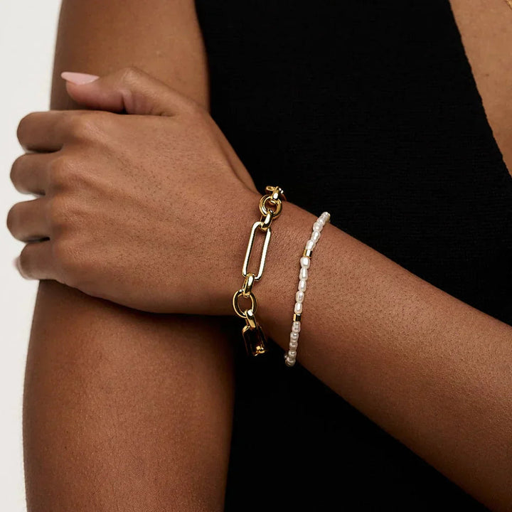 Link™ | Elegant Gold T-Bar Bracelet